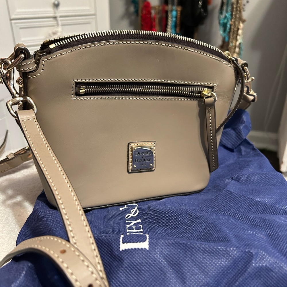 NWOT Dooney & Bourke crossbody bag
